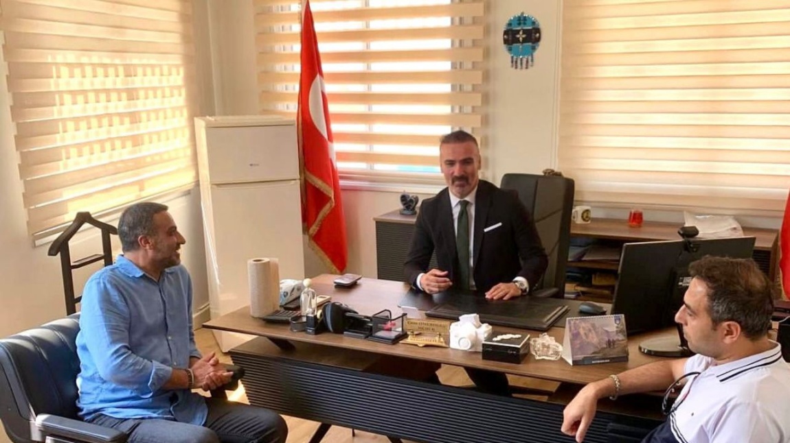 GÜZELBAHÇE İLÇE MİLLİ EĞİTİM MÜDÜRÜ SAYIN YÜKSEL YILDIZ VE ŞUBE MÜDÜRÜ GÜROL BÜYÜKYILDIRIM OKULUMUZU ZİYARET ETTİLER.